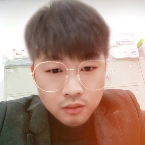 L是淡蓝色的天空